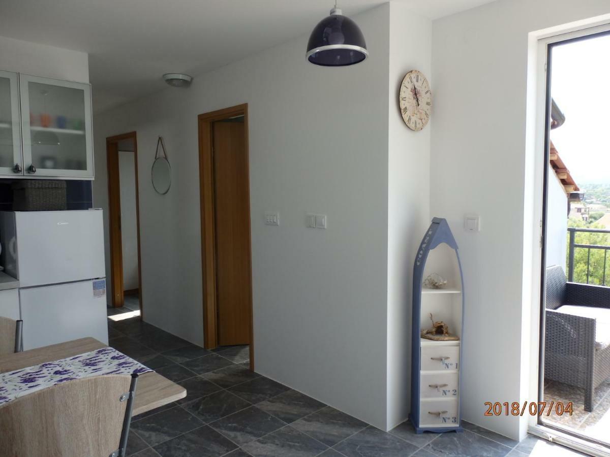 Apartman M&M Milna  Exterior foto